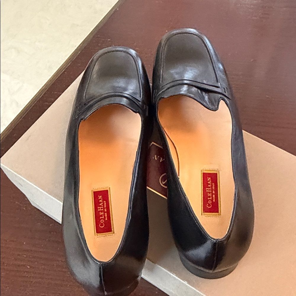 Cole Haan Classic Black Leather Flats - Picture 6 of 8